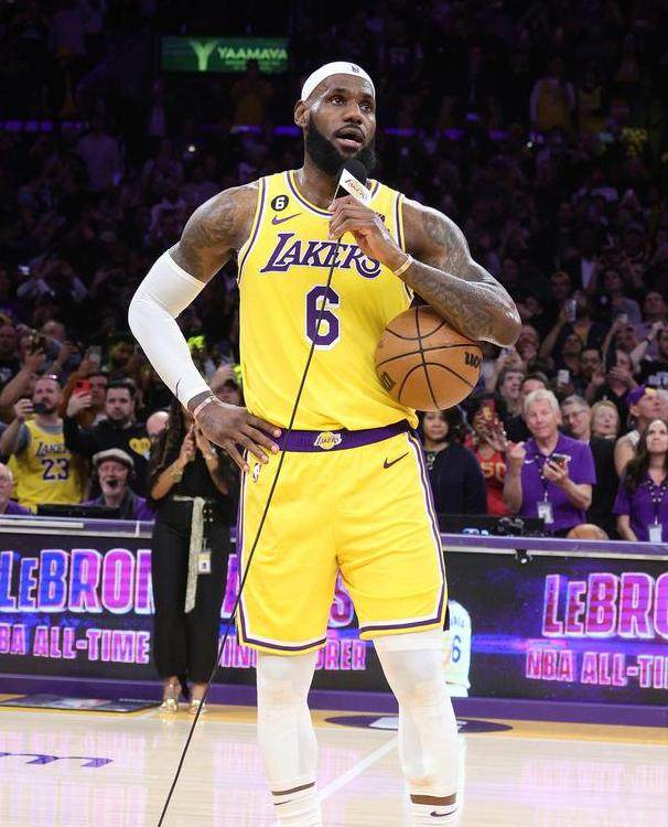 1676036929189000401.png 詹姆斯.png